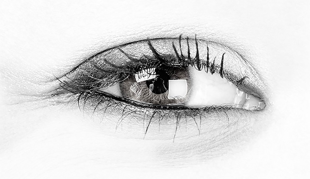 Regard de face en blanc et noir de @Tala Aguirre